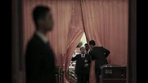 疯传习近平摔倒，中风！蔡奇把持三中全会。党媒捧习长文紧急下架！王沪宁蔡奇开始算计夺权。害怕联想，急忙下架特朗普T恤衫