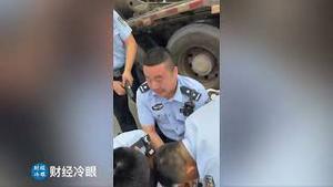 突发！中国警察抓捕维权的退役军人！互害体制下没有无辜者！