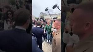 泽连斯基和各国领导人在基辅街头，乌克兰加油。