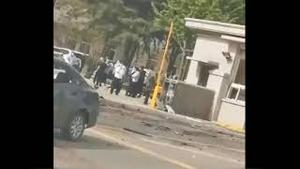 辽宁阜新市政府大楼大门口，摩托车爆炸（疑似自杀袭击）