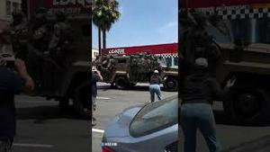 洛杉矶市民武装反川，城市变战场！Los Angeles citizens armed themselves against Trump, the city became a battlefield